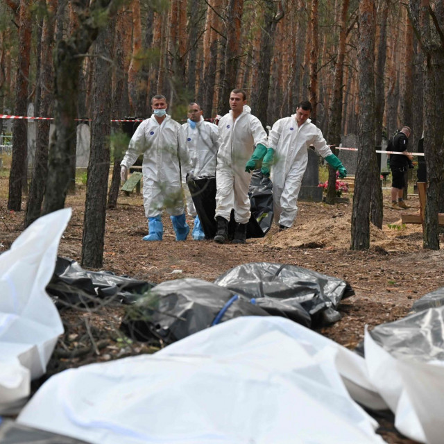 Masovna grobnica blizu Izjuma