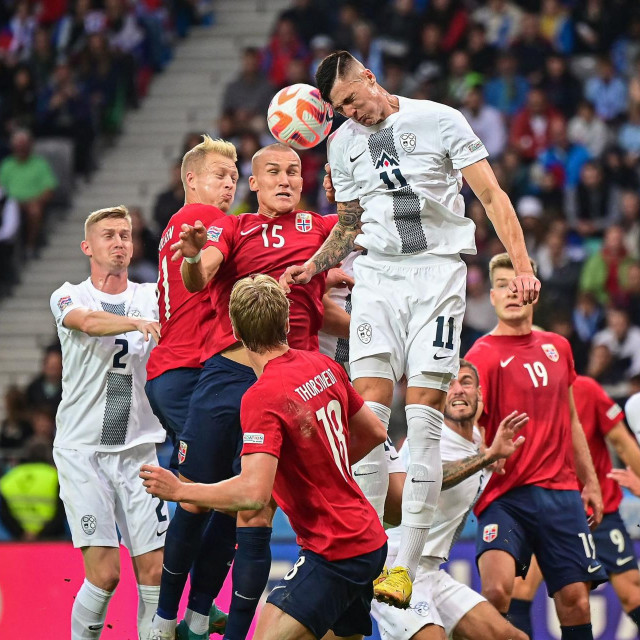 Benjamin Šeško u skoku