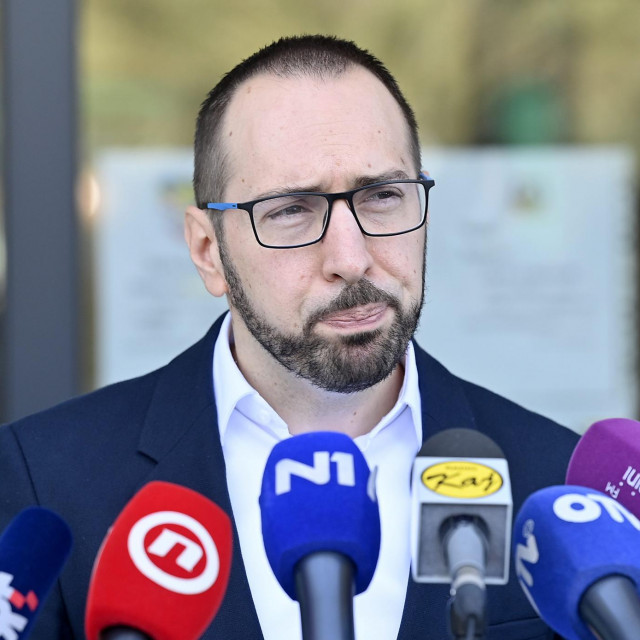 Tomislav Tomašević
 