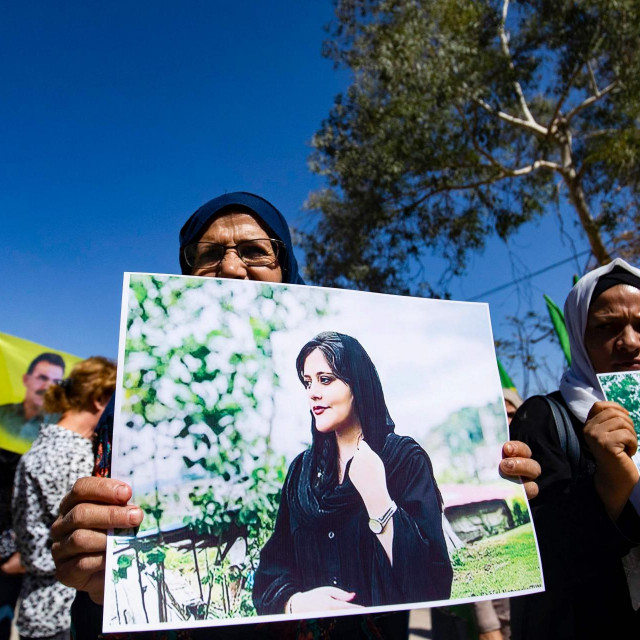 Prosvjedi zbog smrti Mahse Amini