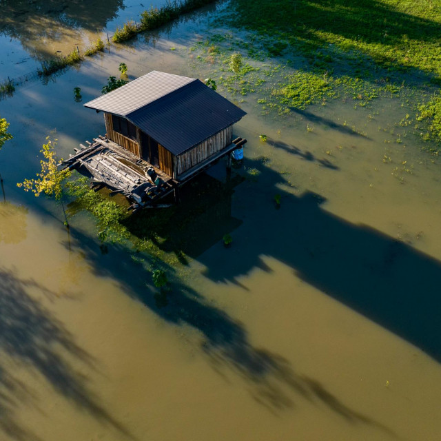 Rijeka Kupa izlila se iz korita, arhivska fotografija