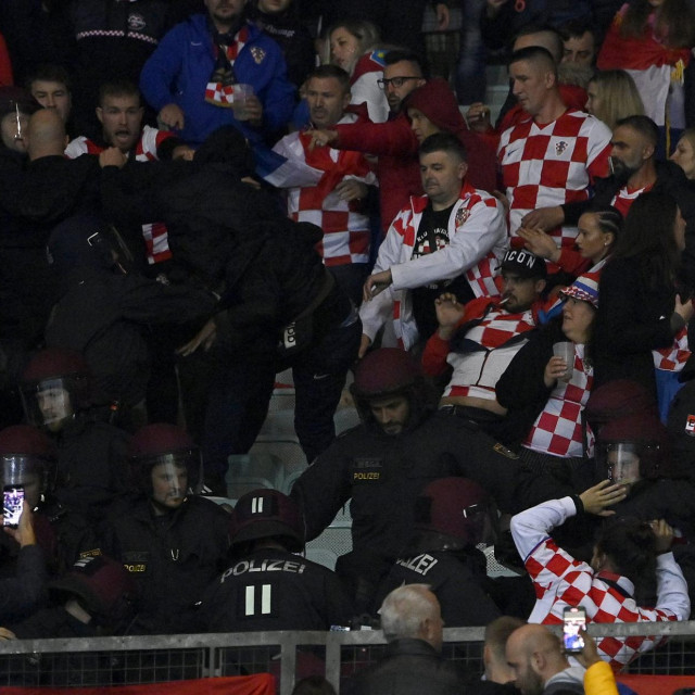 Neredi na stadionu