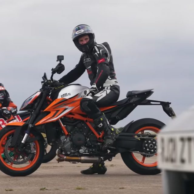 KTM Red Bull MotoGP, KTM Super Duke R 1290 i Porsche 911 Turbo S