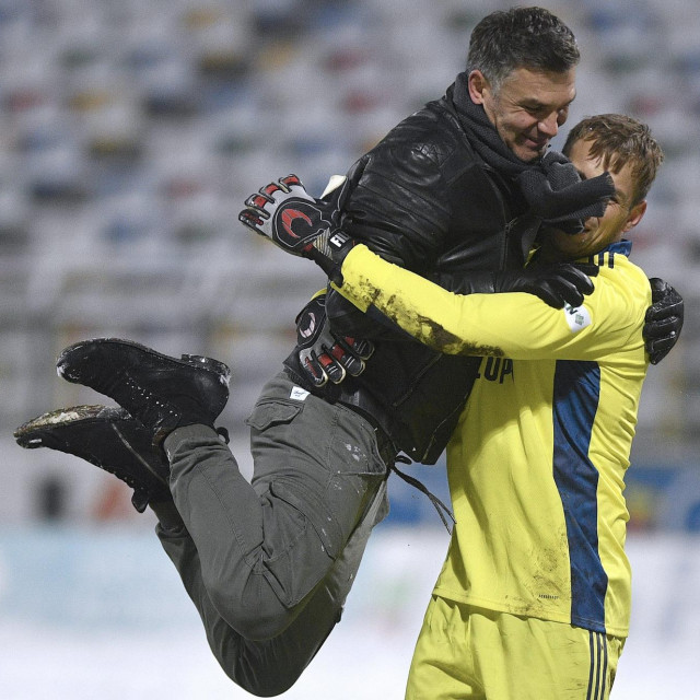 Tomislav Stipić i bivši vratar Slavena Ivan Filipović
 