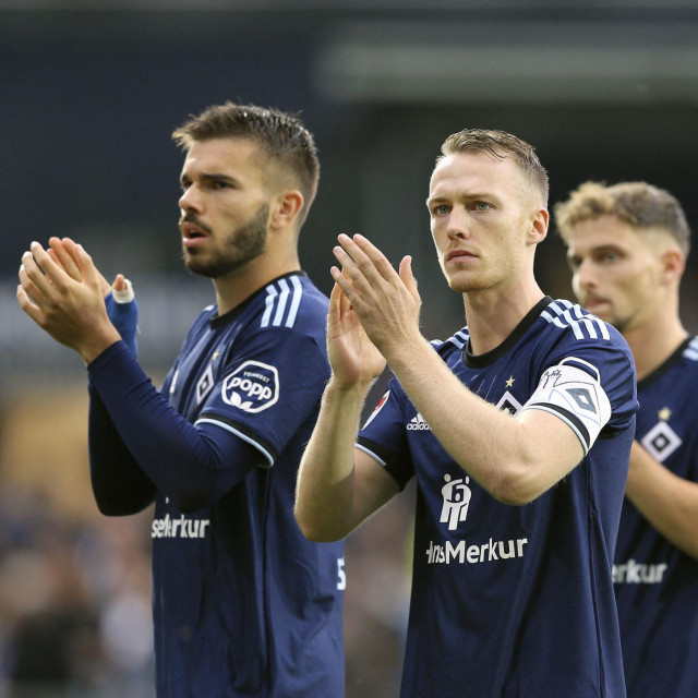 Mario Vušković (prvi lijevo)