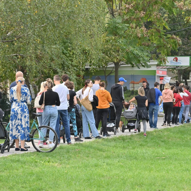 Podjela vrećica u Španskom