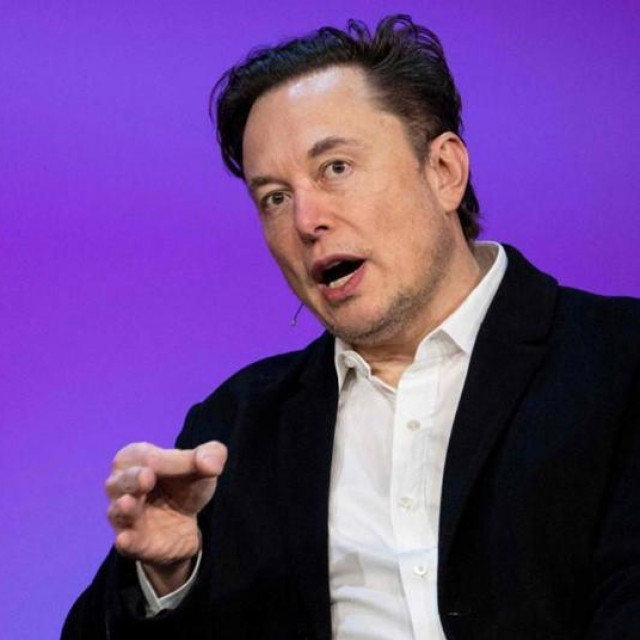 Elon Musk; u krugu: Volodimir Zelenski