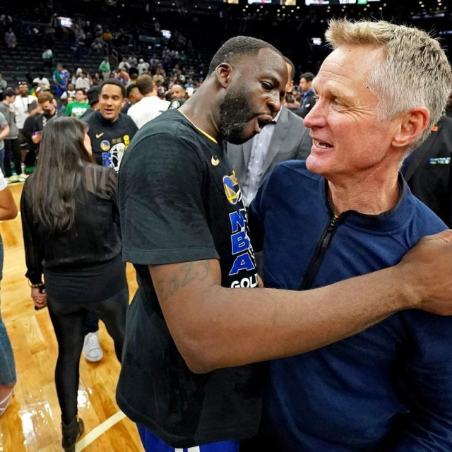 Draymond Green i trener Steve Kerr (arhiva)