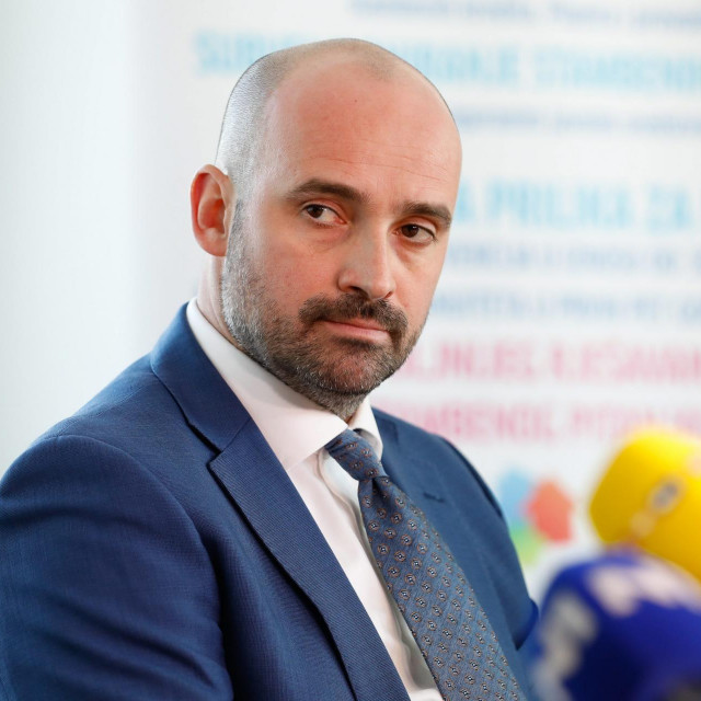 Ministar Ivan Paladina