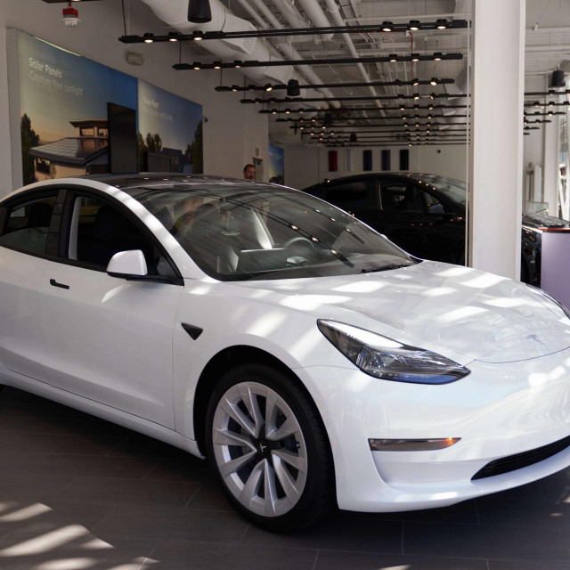 Tesla Model 3 (ilustracija)