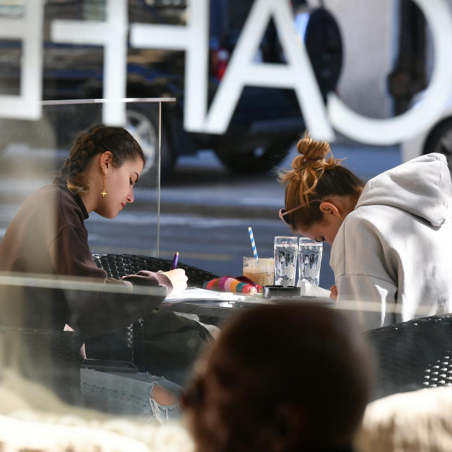 Ispijanje kave u Zagrebu, Ilustracija