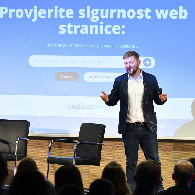 Marcel Majsan, predsjednik udruženja eCommerce Hrvatska na predstavljanje Checkera za web trgovine