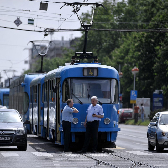 Tatru T4 proizvodio je češki ČKD a od 1967. do 1987. ih je u Hrvatsku stiglo 95