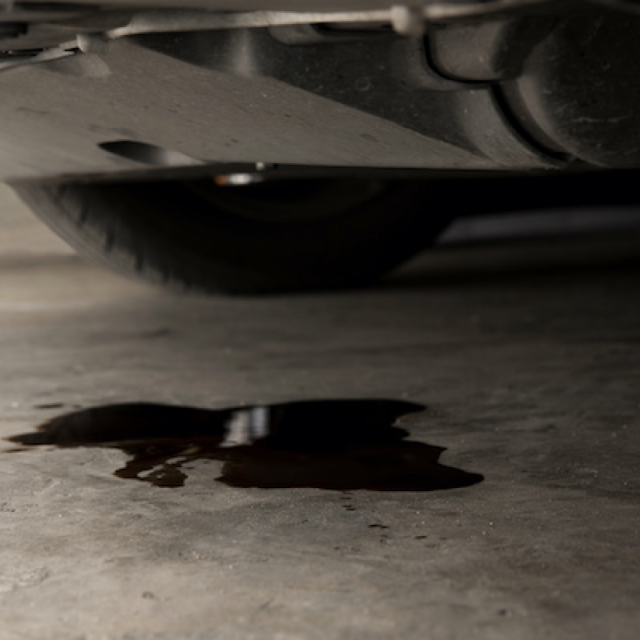 Curenje ulja iz automobila