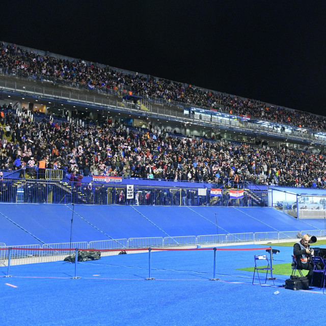 Zapadna tribina maksimirskog stadiona