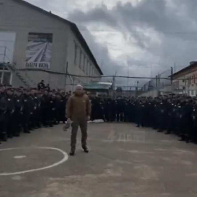 Obraćanje Jevgenija Prigožina osuđenicima u zatvoreničkoj koloniji