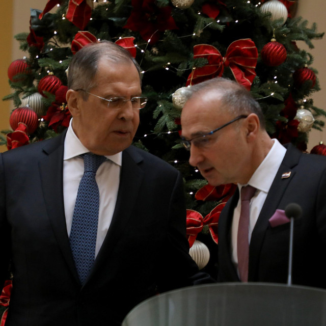 Most je Facebook objavu o HDZ-u ilustrirao arhivskom fotografijom ruskog ministra vanjskih poslova Sergeja Lavrova i hrvatskog šefa diplomacije Goran Grlića Radmana