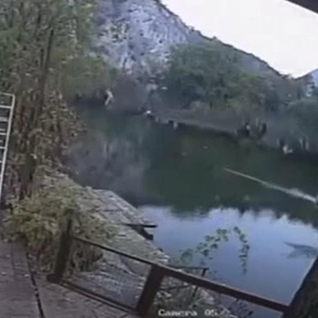 Pad pješačkog mosta