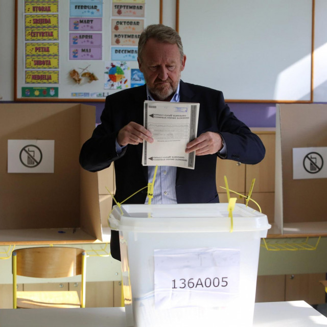 Bakir Izetbegović 