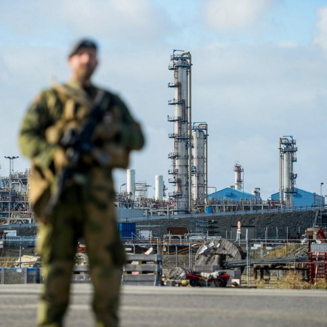 Norveški vojnik čuva tamošnje ključno plinsko postrojenje