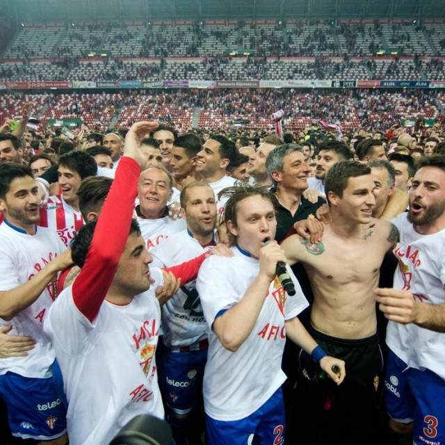 Igrači Sporting Gijóna, kadar iz 2016. godine, a u lipnju 2022. je klub kupio meksički investicijski fond Grupo Orlegi