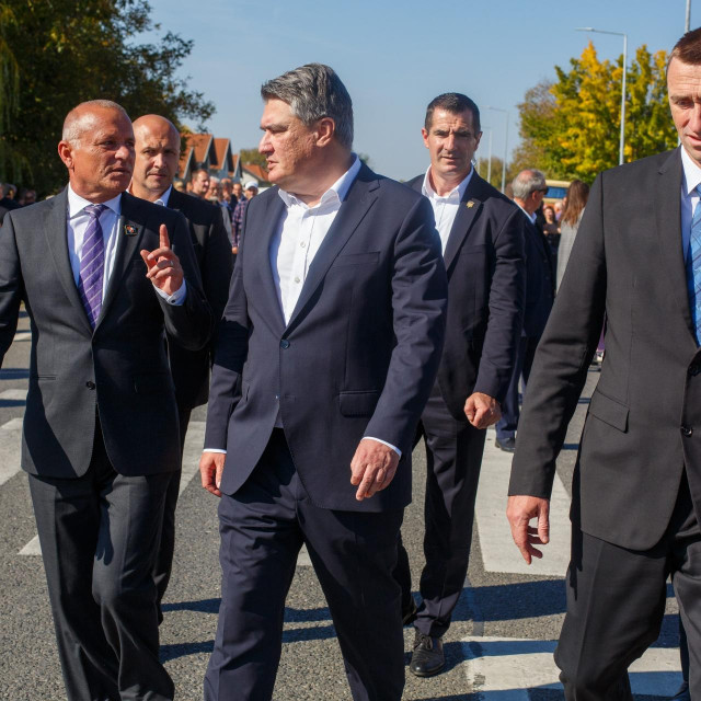 Tomislav Josić, Zoran Milanović i Ivan Penava na Trpinjskoj cesti



 