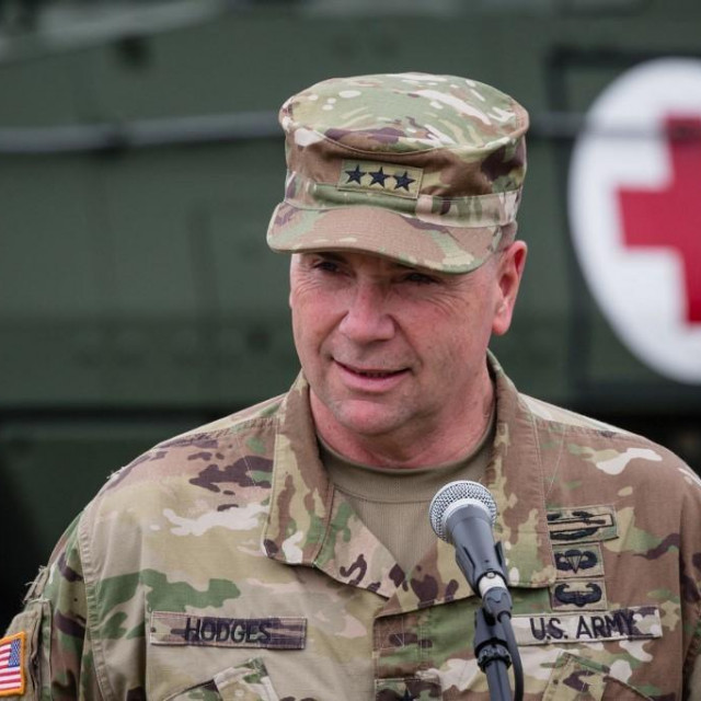 Ben Hodges, arhivska fotografija