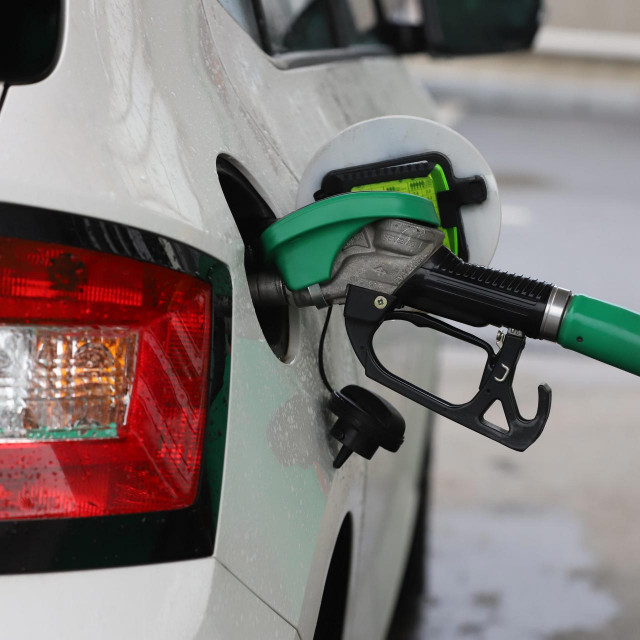 Zamrznute cijene goriva