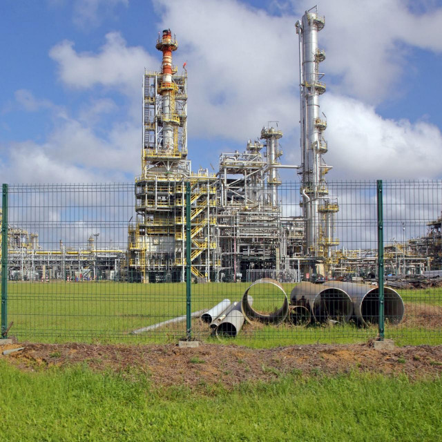 Rafinerija nafte/Ilustracija