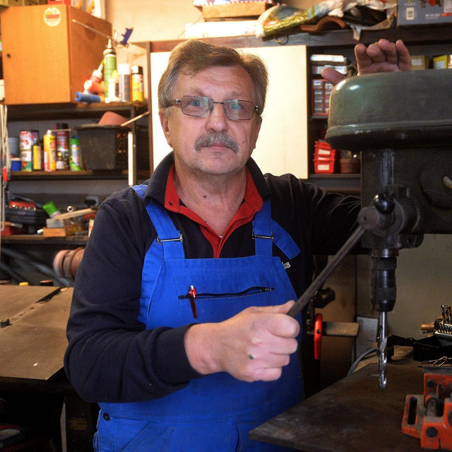 Umirovljenika Mladen Matečić (63)
 