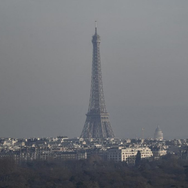 Pariz u smogu