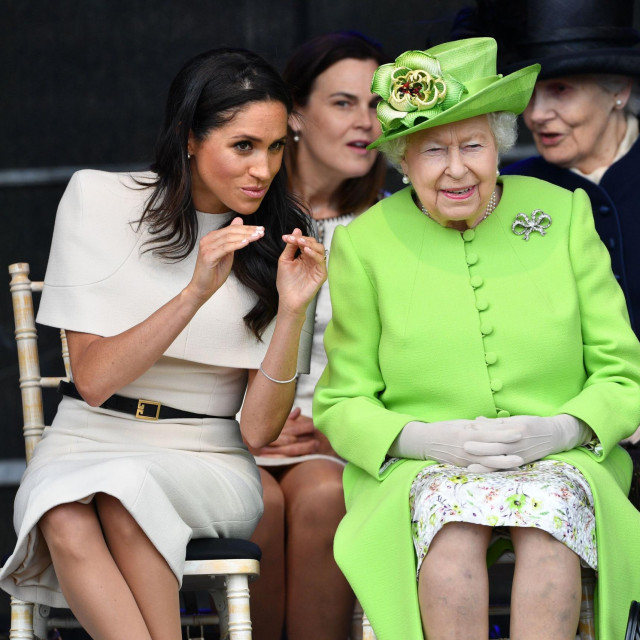 Kraljica Elizabeta II. i Meghan, vojvotkinja od Sussexa u Cheshireu
