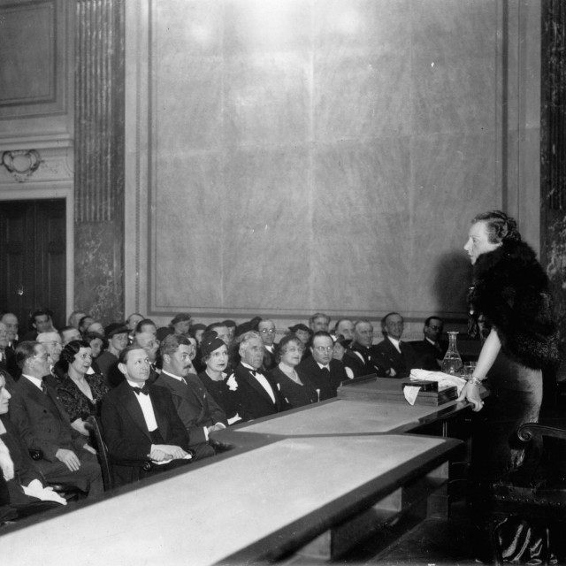 Margherita Sarfatti na predavanju u Beču oko 1935 godine gdje je govorila o Mussoliniju ”

 