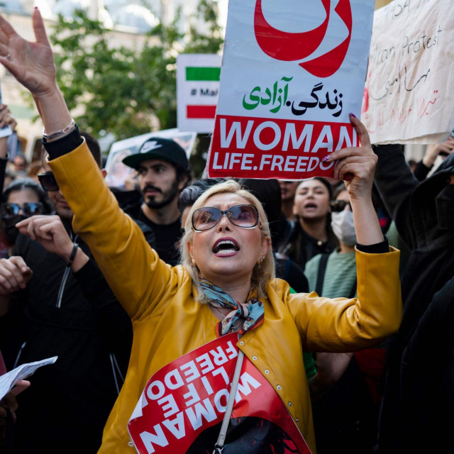 Prosvjedi nakon smrti 22-godišnje Mahse Amini u pritvoru