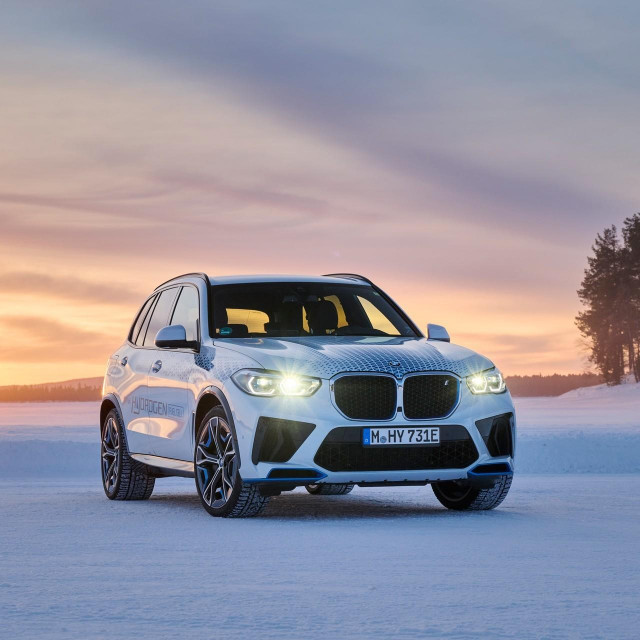 2022. BMW iX5 Hydrogen