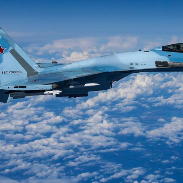 Ilustracija: Suhoj Su-27 u letu