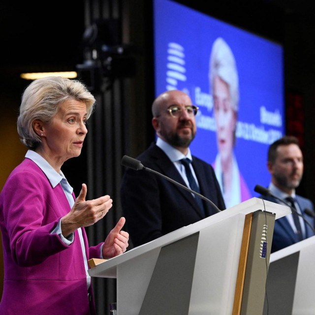 Ursula von der Leyen i Charles Michel 