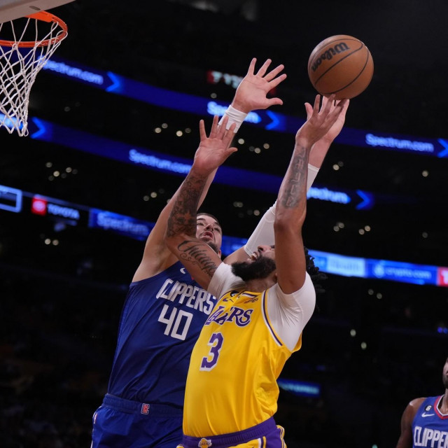 Anthony Davis i Ivica Zubac