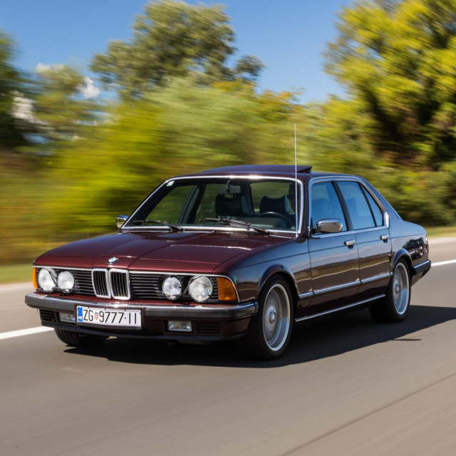 BMW 745i e23