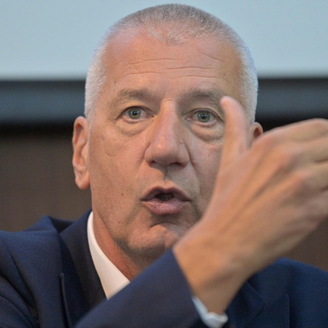 Aleksandar Petrović