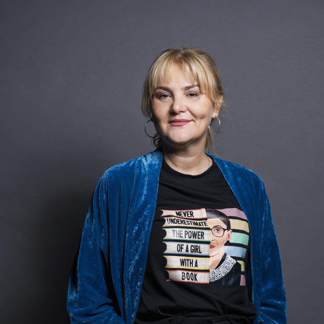 Senka Marić je pjesnikinja, urednica i nagrađivana prozna autorica iz Mostara