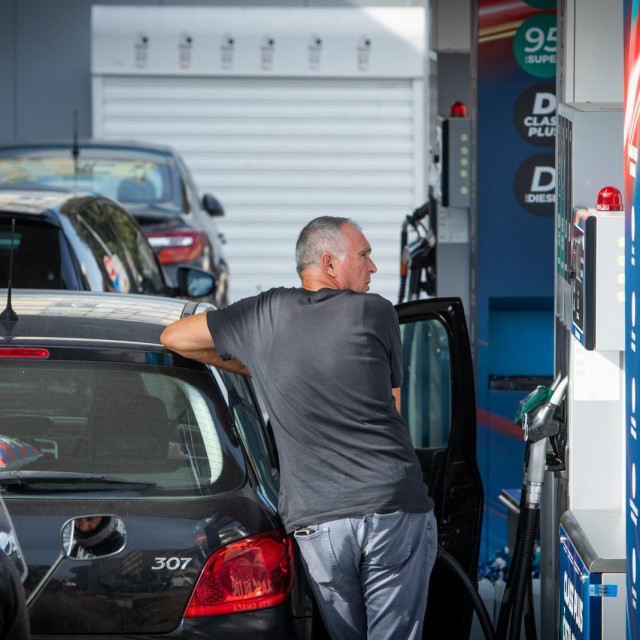 Benzinska postaja, Ilustracija
 