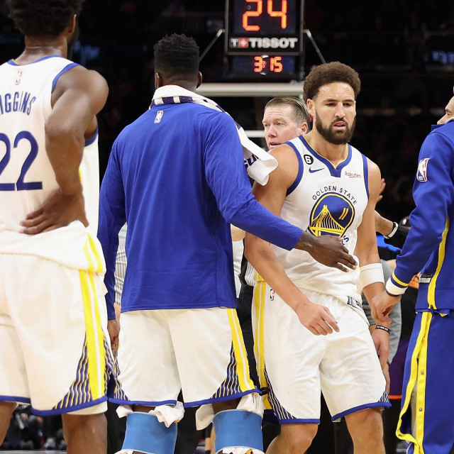 Klay Thompson neposredno prije izlaska iz igre, nakon što je zaradio drugu tehničku