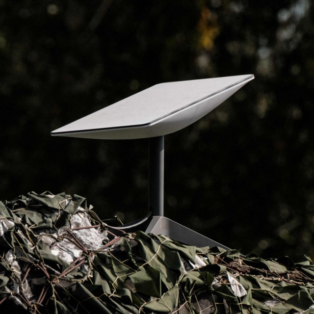 Antena Starlinka smještena u Izjumu