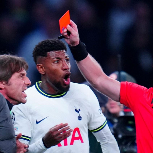 Antonio Conte je podivljao nakon poništenog gola te je odmah isključen