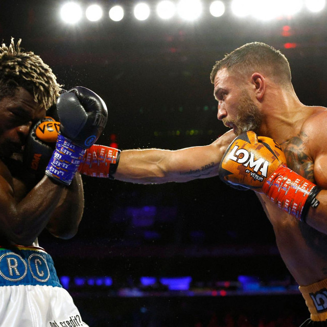 Vasiliy Lomachenko vs. Richard Commey