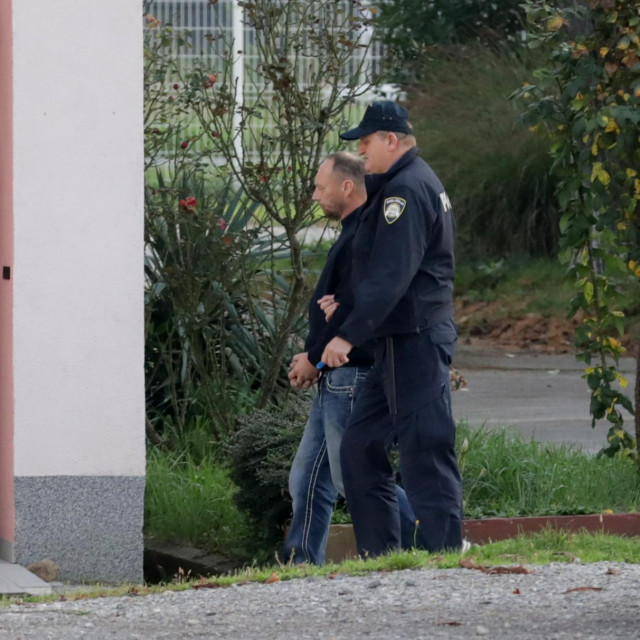 Privođenje osumnjičenih za napad u Prečkom