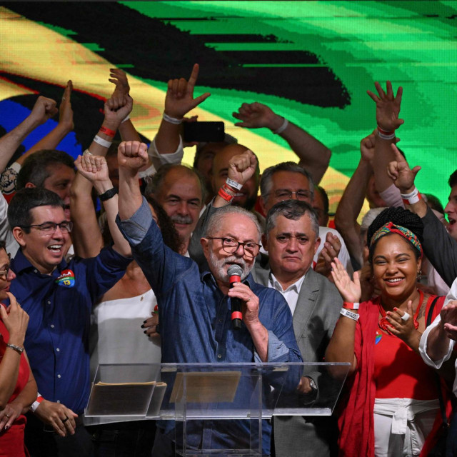 Luiz Inacio Lula da Silva slavi pobjedu