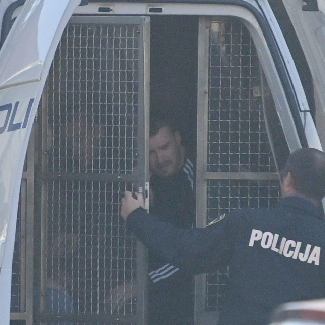 Privođenje navijača na saslušanje