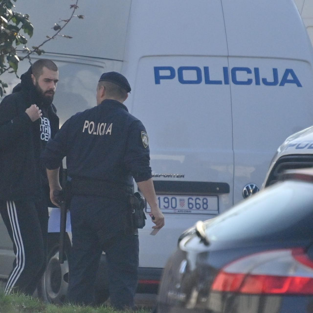 Privođenje uhićenih navijača